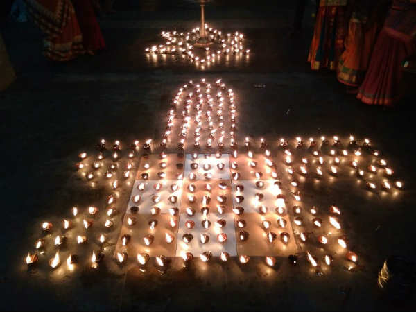 பத்திர தீபம்