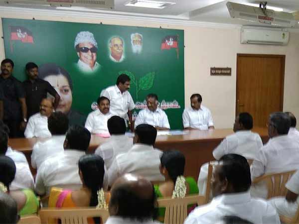 ADMK MLAs should not interrupt TTV- EPS ADMK MLAs should not interrupt TTV- EPS