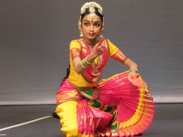 The Bharatanatriyam debuts of the Tamil student in Dubai was greatly impressed the audience The Bharatanatriyam debuts of the Tamil student in Dubai was greatly impressed the audience