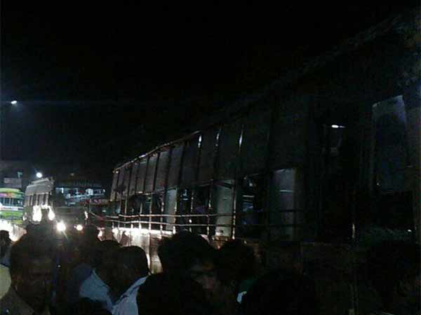 Protestors attacks temporary drivers for supporting govt. Protestors attacks temporary drivers for supporting govt.