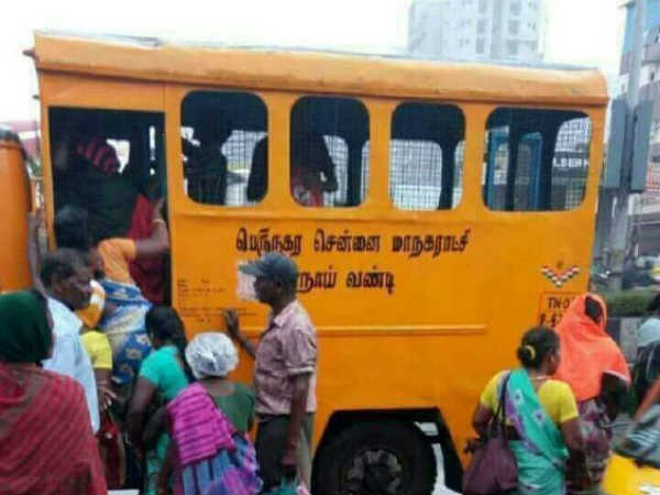 People in Chennai travels in Municipalities Dog van from Arumbakkam to Koyambedu People in Chennai travels in Municipalities Dog van from Arumbakkam to Koyambedu
