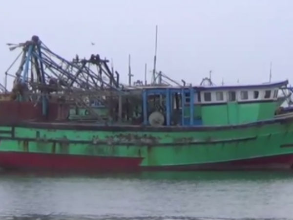 12 Tamil Fishermen from Rameshwaram arrested by Srilankan Navy 12 Tamil Fishermen from Rameshwaram arrested by Srilankan Navy