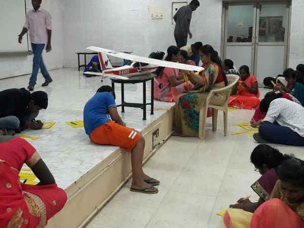 Glider air exhibition started at Nellai Glider air exhibition started at Nellai