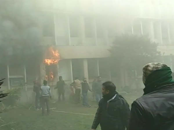Fire brokes out at Gorakhpur's BRD hospital administration building Fire brokes out at Gorakhpur's BRD hospital administration building