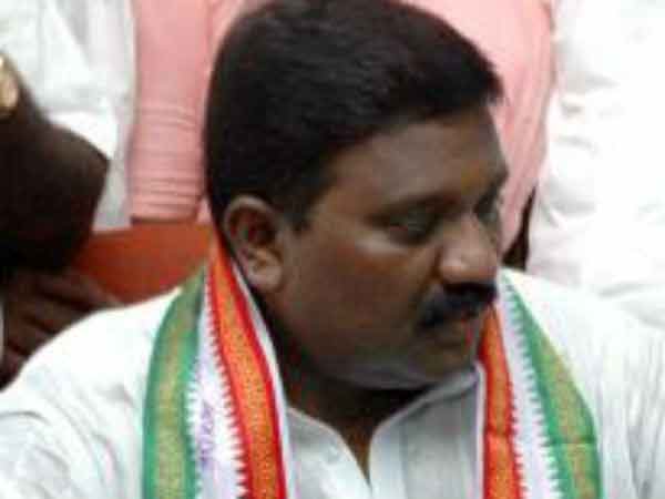 Karthi Chidambaram condemns Enforcement officials raid at P.Chidambaram house Karthi Chidambaram condemns Enforcement officials raid at P.Chidambaram house