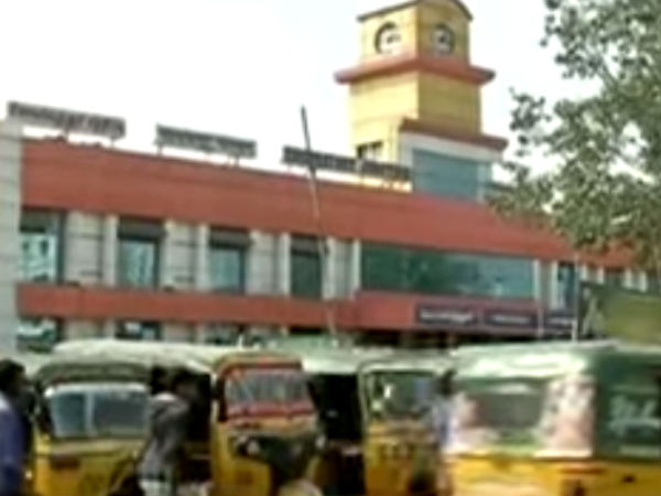 Coimbatore auto drivers affected by the police near railway station Coimbatore auto drivers affected by the police near railway station