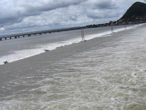 Andhra government decided to release water in Krishna river to solve the water problem in Chennai Andhra government decided to release water in Krishna river to solve the water problem in Chennai