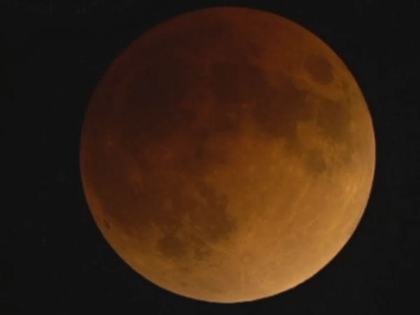 People are interested to watch the lunar eclipse People are interested to watch the lunar eclipse
