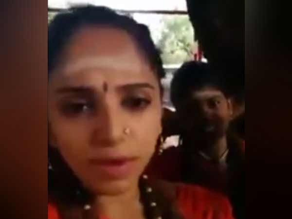 சிஷ்யைகளின் ஆபாச பேச்சு