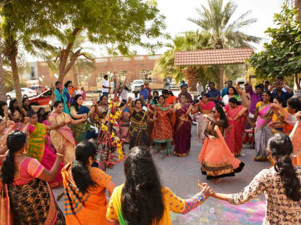 அறுசுவை உணவுடன்..