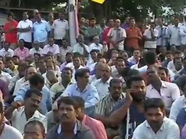 Transport Workers protest in Chennai Chepauk Transport Workers protest in Chennai Chepauk