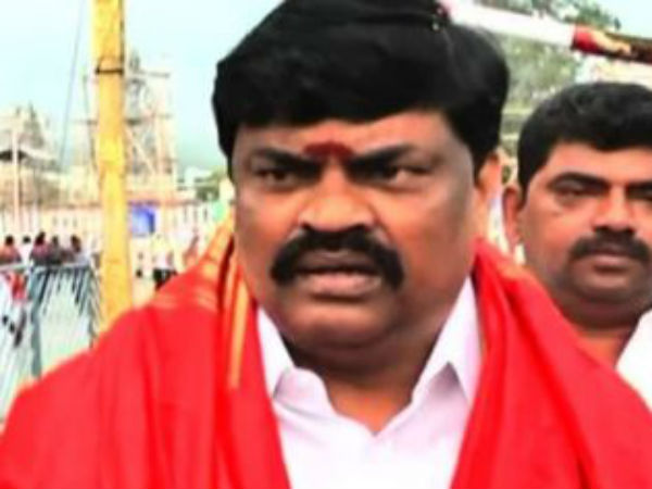 அதிமுக அடிமைப்பெண் போன்றது