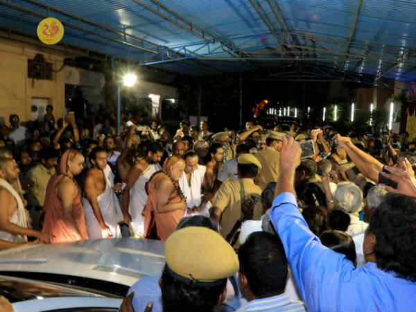 மத்திய அரசிடம் கெஞ்சல்