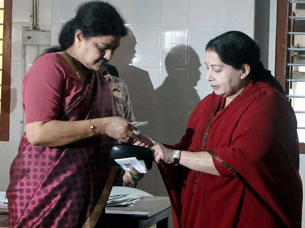 Gutkha scam: IT department secret letter seized from Sasikala's room Gutkha scam: IT department secret letter seized from Sasikala's room