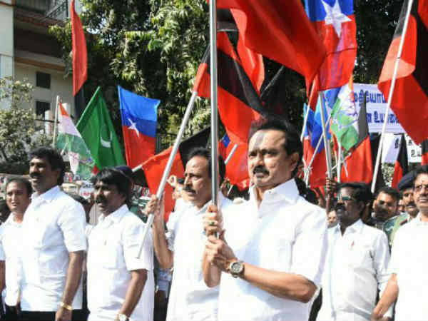அதிருப்தியில் போராடும் மக்கள்