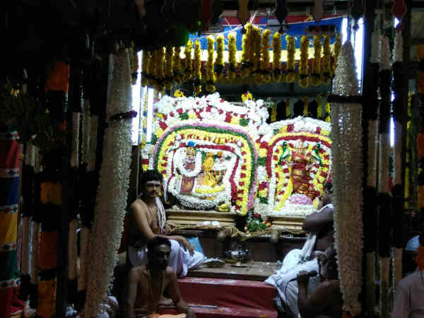 அபிஷேகம் தீபாராதனை