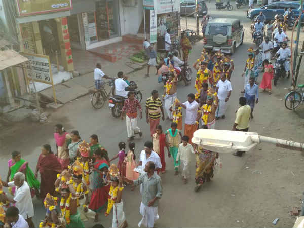 பாதையாத்திரை பக்தர்கள்
