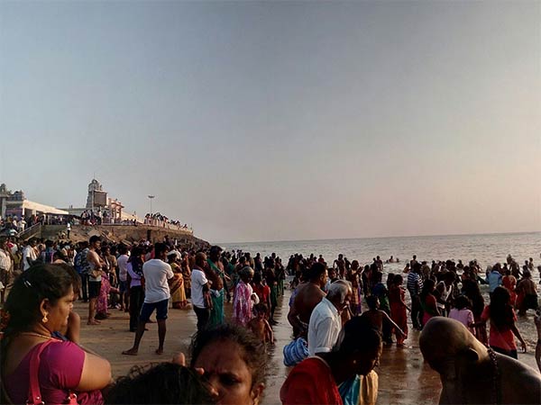 Ahead of pongal lakhs of devotees gathered in Tiruchendur Temple Ahead of pongal lakhs of devotees gathered in Tiruchendur Temple