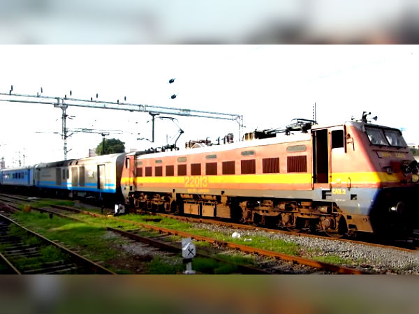 2020க்குள் ஆள் இல்லா லெவல் கிராசிங்