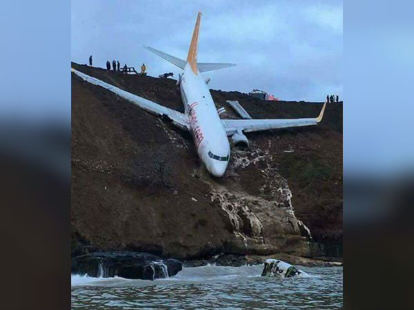 Turkey plane skids off runway, passengers escape unhurt! Turkey plane skids off runway, passengers escape unhurt!