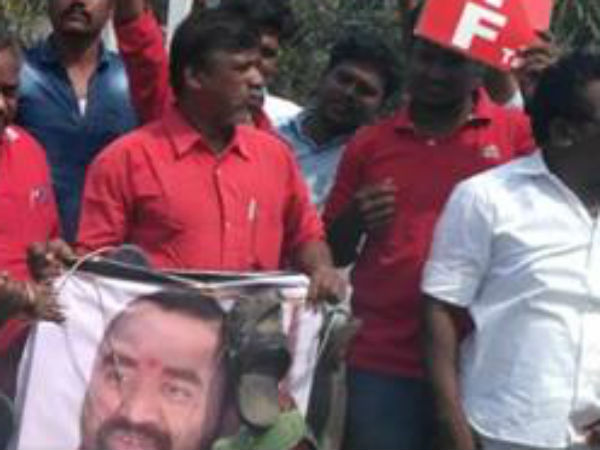 திடீர் போராட்டத்தால் பரபரப்பு