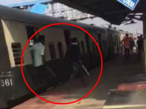 ஆயுதங்களுடன் ஓடிய மாணவர்கள்