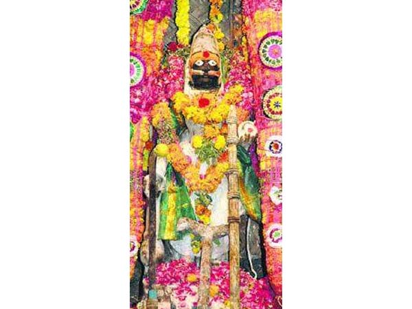 முனியாண்டிக்கு படையல்