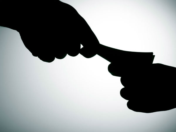 Women VAO arrested for getting Bribe for patta transfer Women VAO arrested for getting Bribe for patta transfer