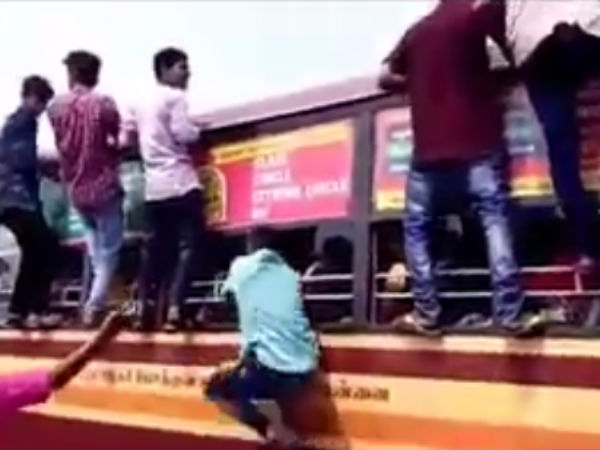 Students clash in Chennai with knife: A bus passenger injures Students clash in Chennai with knife: A bus passenger injures