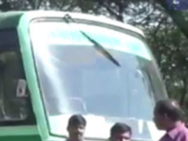 Sivagangai Bus driver attempted suicide after attacked by advocates on duty Sivagangai Bus driver attempted suicide after attacked by advocates on duty