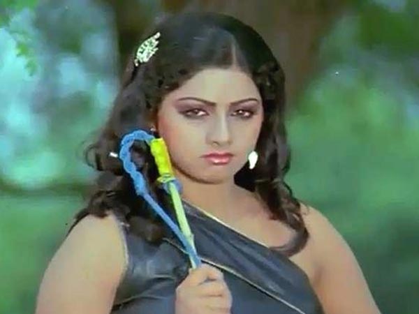 இளமையான கதாநாயகி