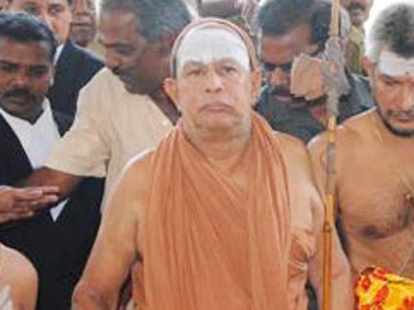 Kancheepuram collector Ponnaiya paid tribute to Jayendrar saraswathi Kancheepuram collector Ponnaiya paid tribute to Jayendrar saraswathi