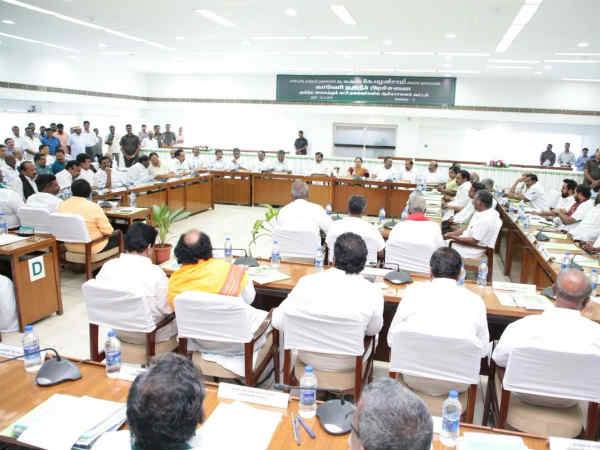 வலியுறுத்த வேண்டும்