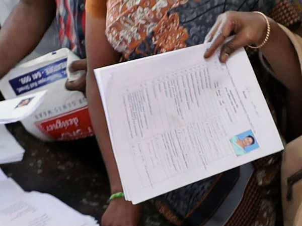 அதிக அளவில் குவிந்த பெண்கள்