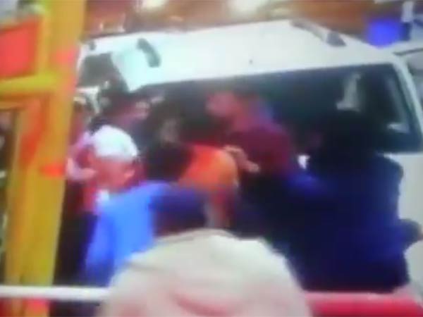 Army officer gets attacked in Toll Plaza Army officer gets attacked in Toll Plaza