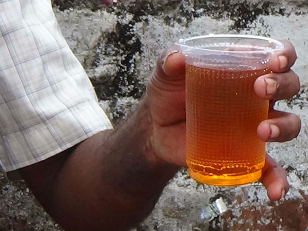 இளைஞர்கள் விரட்டியடிப்பு