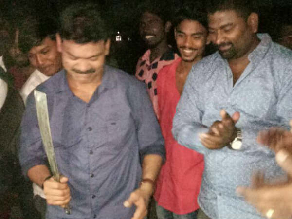 போலீஸ் சோர்ஸ்