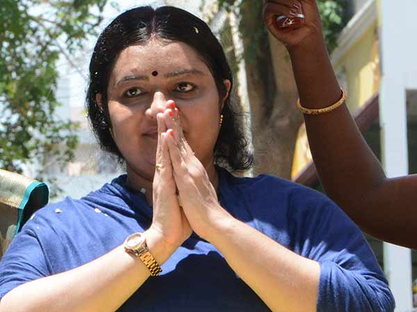 தெறித்து ஓடிய நபர்
