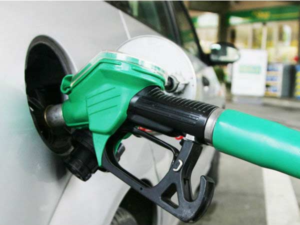 Petrol, Diesel price fly high-States refuse to cut Taxes Petrol, Diesel price fly high-States refuse to cut Taxes