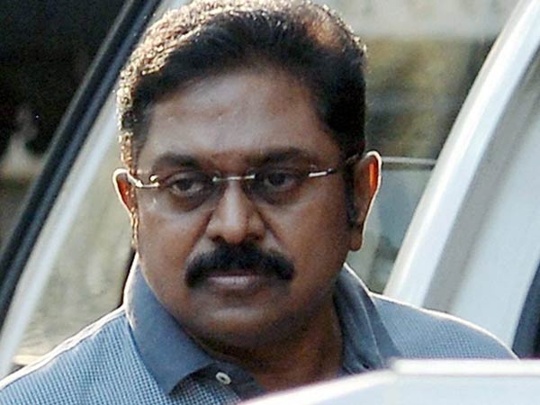 சசிகலாதான் காரணம்