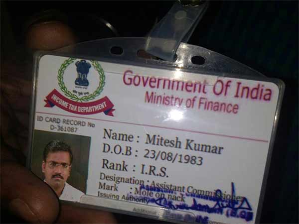 எதற்காக அனுப்பப்பட்டார்?