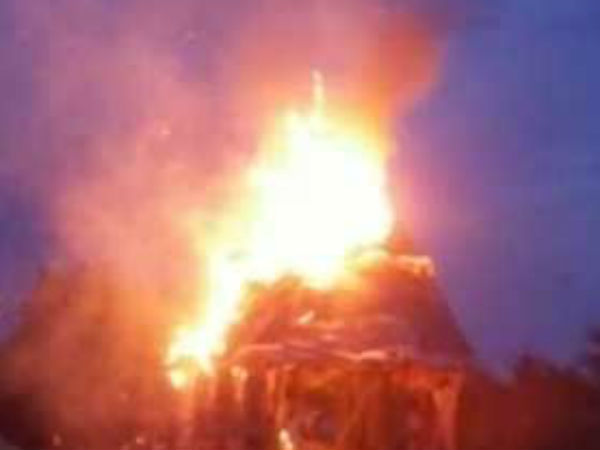 2 temple chariots catch fire in Vellore 2 temple chariots catch fire in Vellore