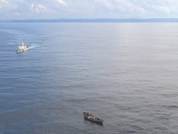 Sri Lankan navy attacks TN fishermen Sri Lankan navy attacks TN fishermen