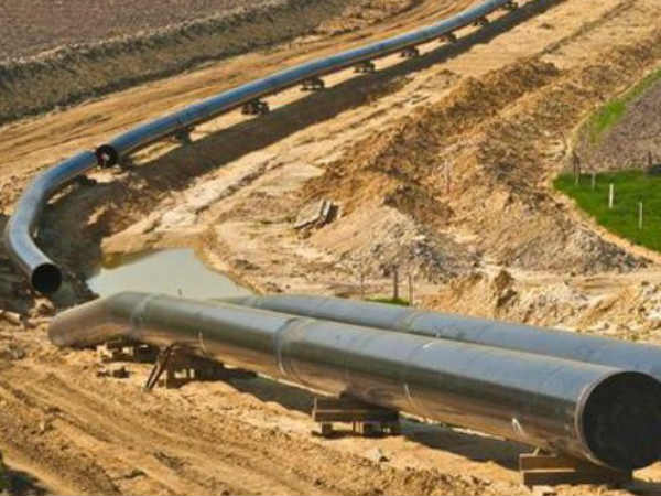 Tension raised at Tiruvarur district Erukattur as ONGC pipeline damaged Tension raised at Tiruvarur district Erukattur as ONGC pipeline damaged