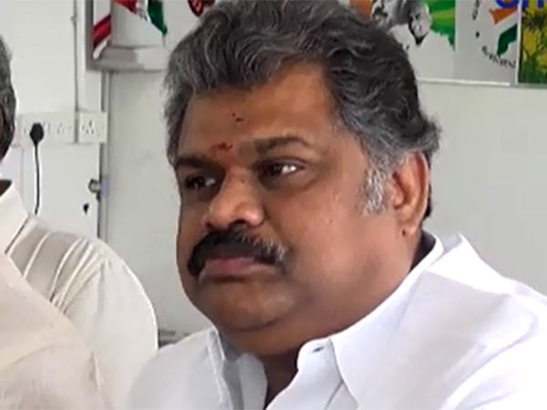G.K.Vasan's TMC staged protest in front of IIT campus G.K.Vasan's TMC staged protest in front of IIT campus