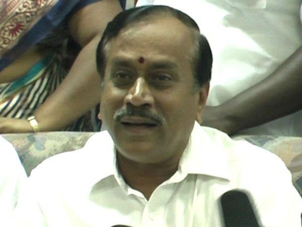 Netizens troll H.Raja for his comment on Kamal Haasan's flag Netizens troll H.Raja for his comment on Kamal Haasan's flag