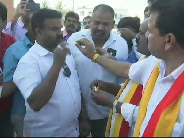 Karnataka Farmers Celebrating SC Order on Cauvery Karnataka Farmers Celebrating SC Order on Cauvery