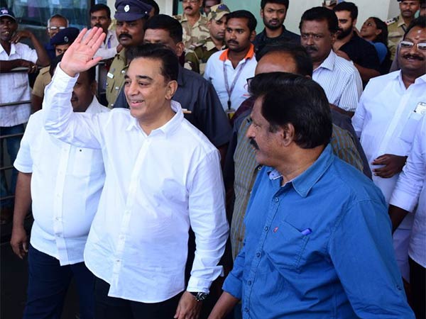 Actor Kamalhaasn received warm welcome at Rameswaram Actor Kamalhaasn received warm welcome at Rameswaram