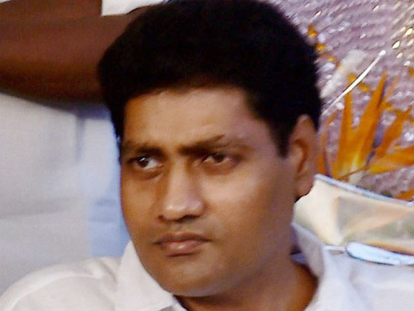 மாதவன் தலைமறைவு