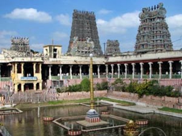 Mobiles ban to Madurai's Meenakshi Amman temple on March 3 Mobiles ban to Madurai's Meenakshi Amman temple on March 3